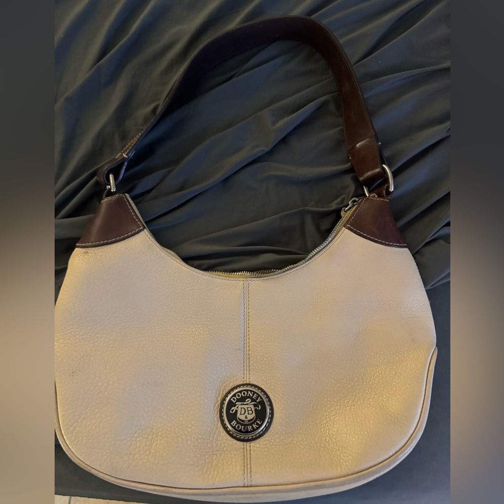 Vintage Dooney & Bourke shoulder handbag